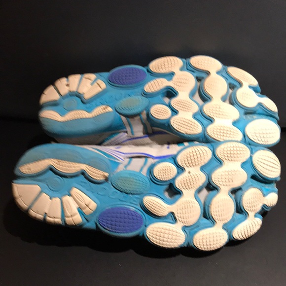 Brook’s shoes used- as is get a feee carbon38 bag - Picture 2 of 4